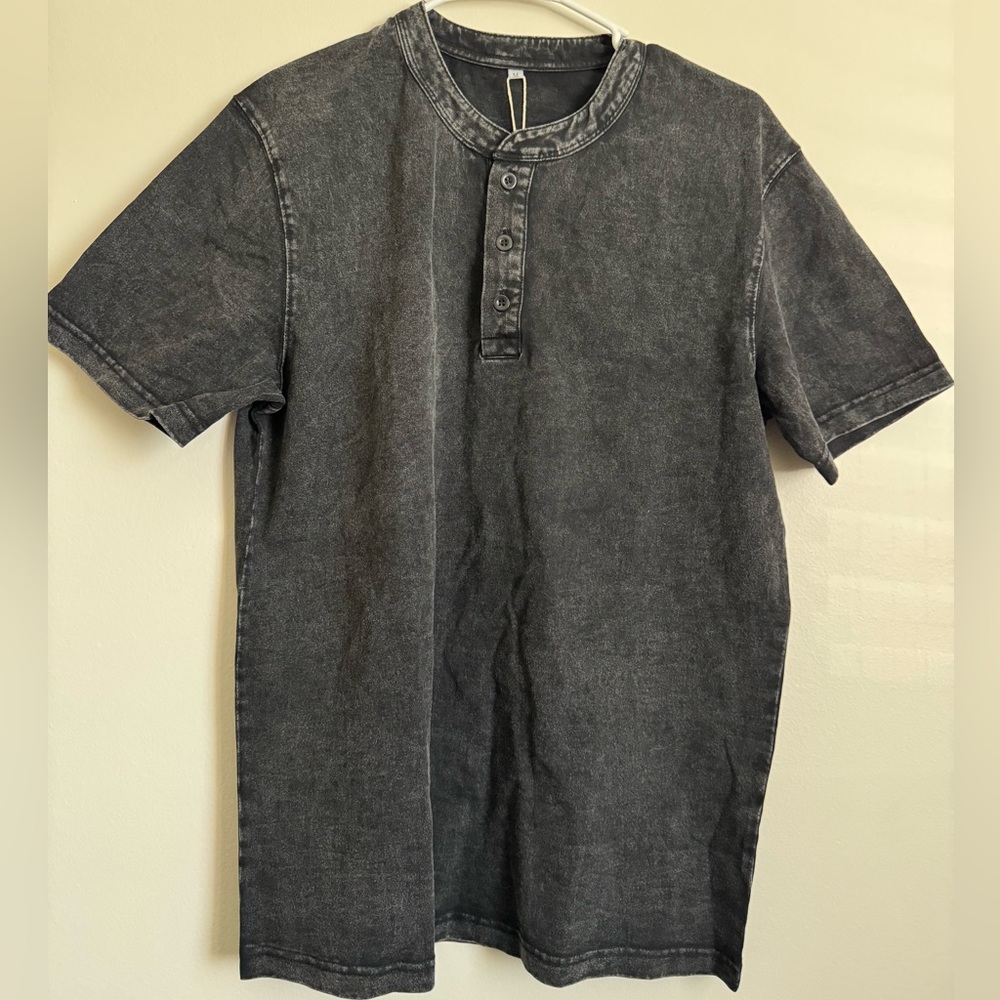 Men's Washed Short-Sleeve Button Henley Tee - Black